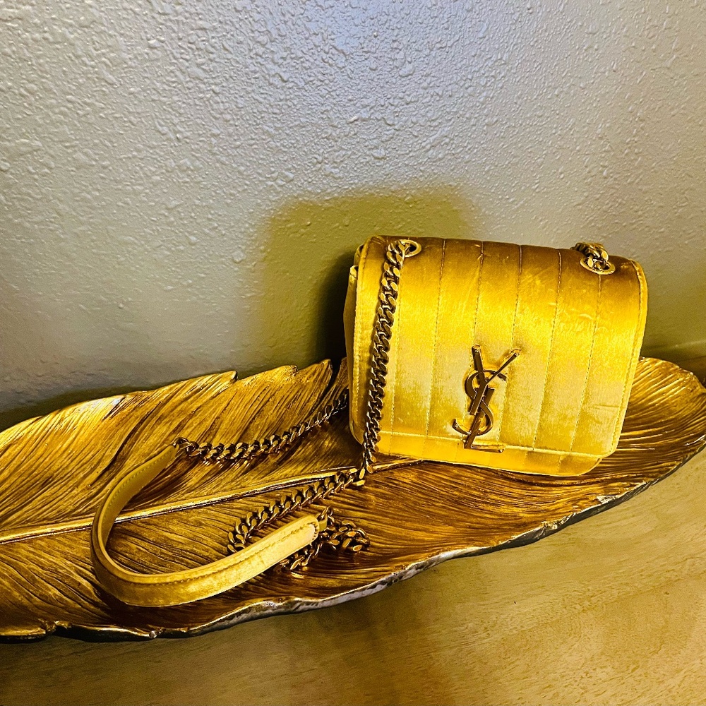 YSL SAINT LAURENT   Vicky Small In Quilted Velvet And Nappa  ALMOST NEW!!